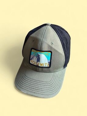 ✨Yosemite National Park trucker hat with Yosemite National Park logo patch✨